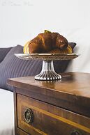 051 Room & Breakfast