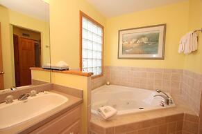 Courtyard Villas on Silver Lake Harbor