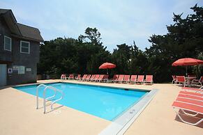 Courtyard Villas on Silver Lake Harbor
