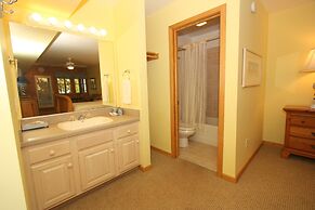 Courtyard Villas on Silver Lake Harbor