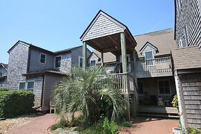 Courtyard Villas on Silver Lake Harbor
