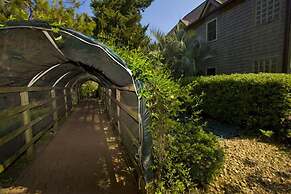 Courtyard Villas on Silver Lake Harbor