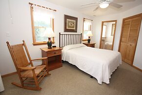 Courtyard Villas on Silver Lake Harbor