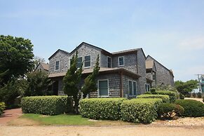 Courtyard Villas on Silver Lake Harbor