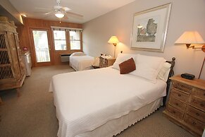 Courtyard Villas on Silver Lake Harbor