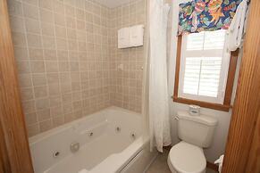 Courtyard Villas on Silver Lake Harbor