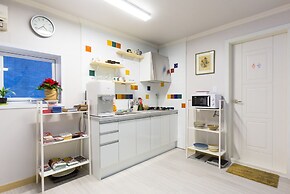 Oh Blue Guesthouse - Hostel