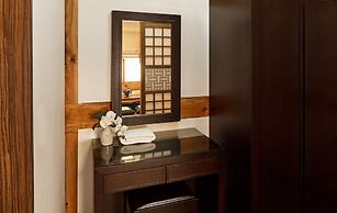 Hanok stay NAMWONYECHON by Kensington