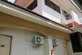 Picnic Sriracha Hotel