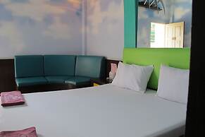 Picnic Sriracha Hotel