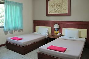 Picnic Sriracha Hotel