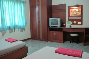 Picnic Sriracha Hotel