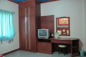 Picnic Sriracha Hotel