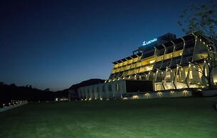 Via Lakhela Resort & Spa