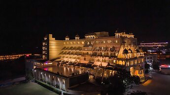 Via Lakhela Resort & Spa