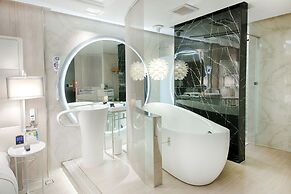 Six Star Motel - Taoyuan