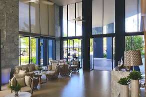 Baan Thew Talay Blue Sapphire