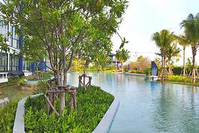 Baan Thew Talay Blue Sapphire