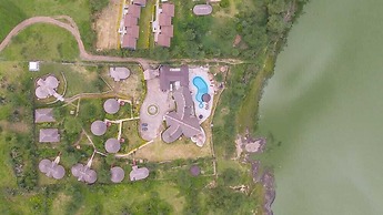 Sirville Lake Elementaita Lodge