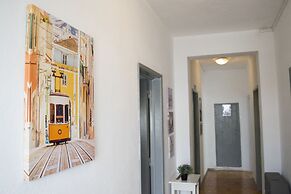 Oriente DNA Studios & Rooms