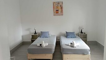 Oriente DNA Studios & Rooms