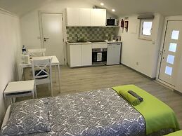 Oriente DNA Studios & Rooms