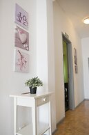 Oriente DNA Studios & Rooms