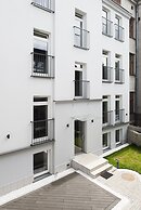 Well Well Aparthotel