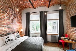 Well Well Aparthotel