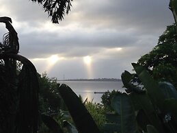 Dolphin Bay Hideaway