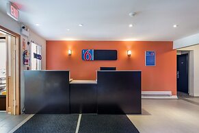 Motel 6 Sudbury, ON
