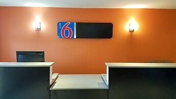Motel 6 Sudbury, ON