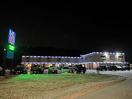Motel 6 Sudbury, ON