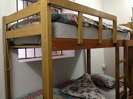 Chacha International - Hostel