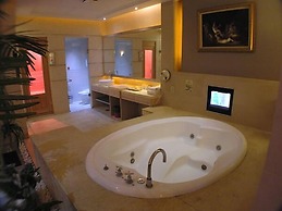 Changsing Business Motel