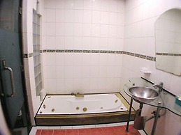 Changsing Business Motel