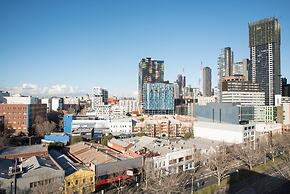 Frangipanistays at 589E