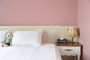 Dancing Butterfly Slide Family Inn