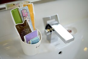 Dancing Butterfly Slide Family Inn