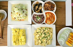 Dancing Butterfly Slide Family Inn