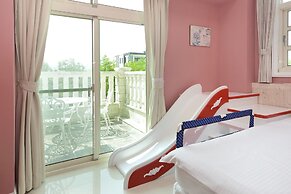 Dancing Butterfly Slide Family Inn