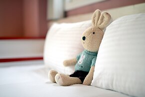 Dancing Butterfly Slide Family Inn