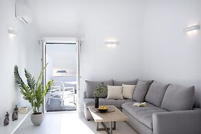 May Seven Suites - Adults Only