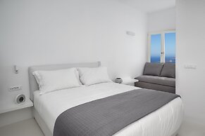 May Seven Suites - Adults Only