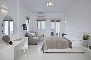 May Seven Suites - Adults Only