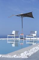 May Seven Suites - Adults Only