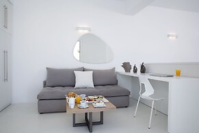 May Seven Suites - Adults Only