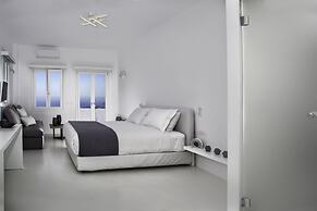 May Seven Suites - Adults Only