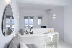 May Seven Suites - Adults Only