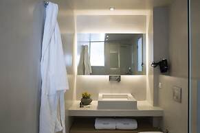 May Seven Suites - Adults Only